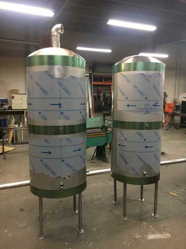 Stainless-Steel-Tanks-Fabrication-Flange-and-Plate-Rolling-Stainless-Welding_1-768x1024.jpg