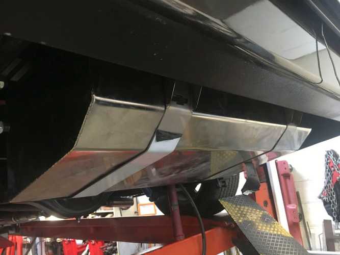 Stainless-steel-drop-tank-Automotive-Fabrication-Folding-and-Cutting-Stainless-Welding_1-1024x768.jpg