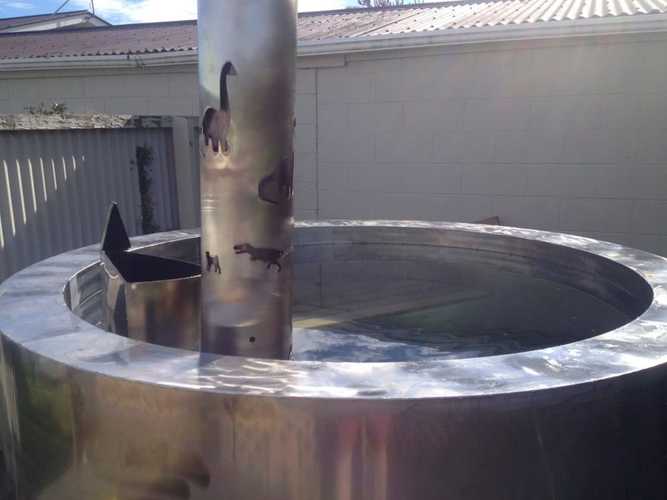 Spa-Bath-Hot-Tub-Stainless-Steel-Fabrication-Plate-and-Flange-Rolling-Turret-Punch-_1-1024x768.jpg