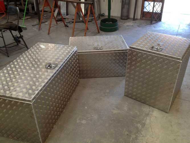 Vehicle-Utility-Tread-Plate-Box-Aluminium-Fabrication-Welding-Cutting-and-Folding-_1-1-1024x768.jpg